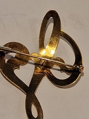 Vintage Beautiful L shape Brooch Set In 18k Yellow Gold, Stamped 750 European