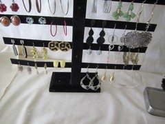 8# Vintage-Now 217pc Costume Jewelry Necklace Earrings Pins Bracelets Lot (Bb17