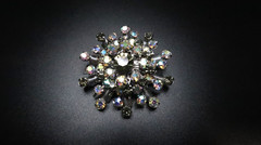 Vintage Riveted Blue Iridescent Rhinestone Star Flower Brooch 4.5cm BB1