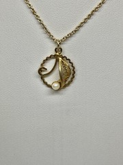 Vintage Pearl on Filigree Leaf Goldtone Pendant Necklace 17 1/2”