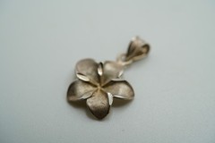 Vintage Sterling Silver Diamond Cut Flower Pendant 2.4cm JB50