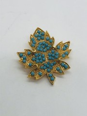 Maple Leaf brooch goldtone blue beads vintage