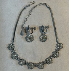 VTG Silver Tone Clear Rhinestone Choker Necklace & Screw Back Earrings Set 16.5”