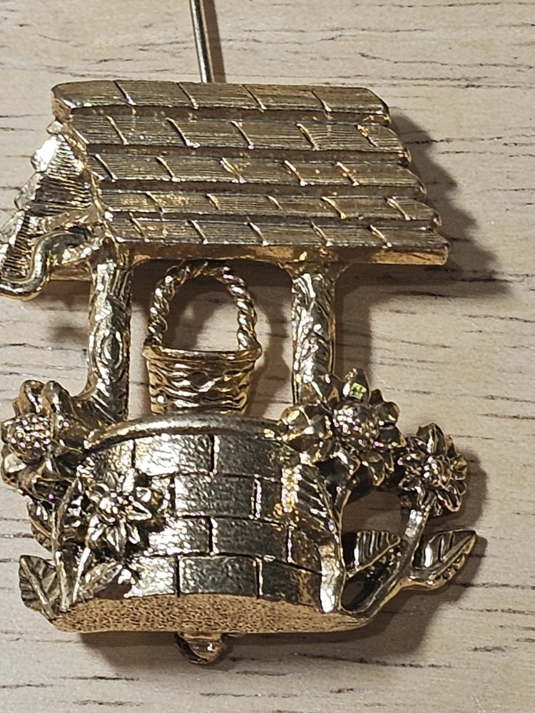 Vintage Articulated Wishing Well Gold Tone Grandma Core MCM