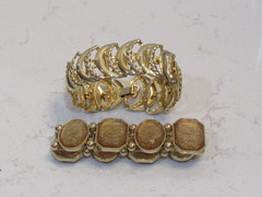 2 Retro Gold Tone Link Stretch Bracelet MCM Quiet Luxury Retroglam Careerchic