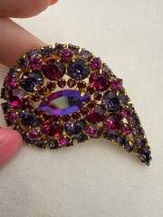 Vintage Paisley Brooch Rhinestone Fuchsia Pink Purple Gold AB MCM Retro Cocktail