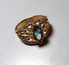 Vintage SETA Gold‑Tone Filigree Ring w/ Blue Marquise Stone Excellent Condition