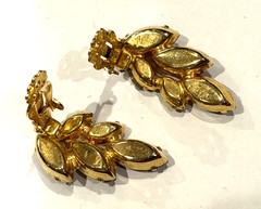 VINTAGE AMBER BROWN YELLOW NAVETTE RHINESTONE MAPLE LEAF 1.25″ Clip On Earrings