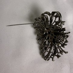 Vintage Pink Red Rhinestone Floral Spray Brooch Pin Japanned Black Tone 2”