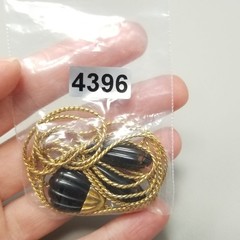 Vintage Trifari Black and Gold Tone Long Lariat Bolo Slide Chain Necklace