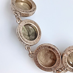 Vintage Style Georgian Collet Necklace 17″ Olive Green Iridescent Anna Wintour