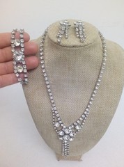 Vtg Luxury Rhinestone jewelry set Statement Crystal Silver Clasp Bib Tone Clear