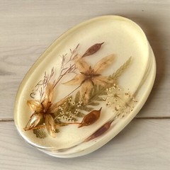 Lucite Floral Brooch 1960s Resin Pressed Flower Botanical Pin