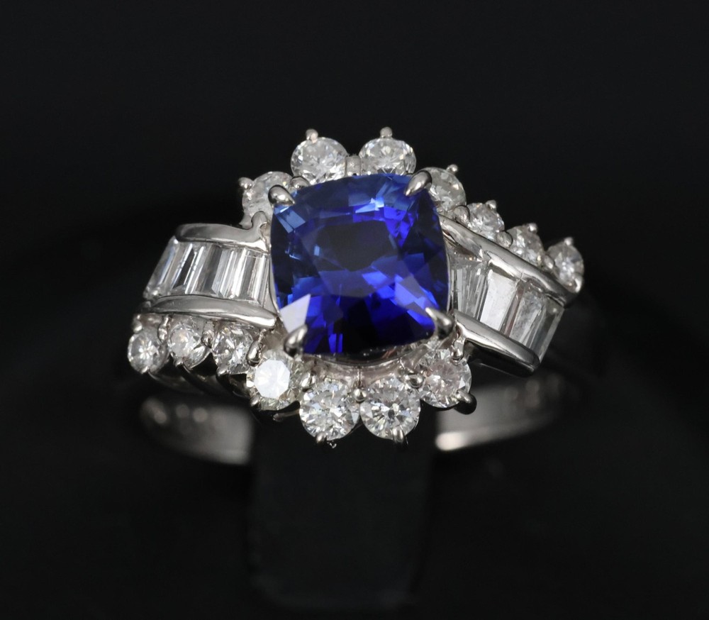 Fine 2.25ct GIA Blue Cushion Sapphire 0.80ct Diamond Platinum Ring, Size 7