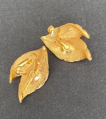 Earrings Leaf Large Gold Tone Clip On Vintage