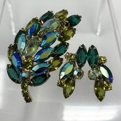 Vintage Juliana Demi Parure Brooch Earrings Leaf Layered Navette Set