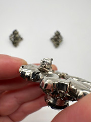Vintage 1950s 60s Smoky Gray Black Diamond Rhinestone Brooch Clip Earrings Set