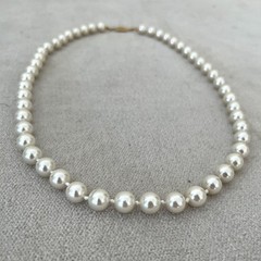 Vtg Simulated Pearl 9.8 mm 21″ Necklace with Gold Tone Filigree Clasp