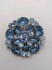 1950s–1960s Sapphire Blue Rivoli & Oval Rhinestone Brooch + Earrings Demi-Parure