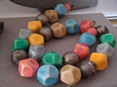 Vintage faceted pastel lucite irregular bead statement necklace 18.5″
