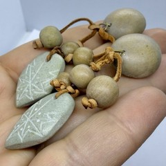Vtg Big Boho Tribal Etched Stone Starburst Chandelier Earrings Leather Wood Post