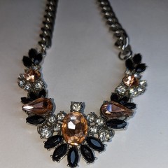 Y2K Era Pink Black Flower Chain Necklace American Eagle Women Fashion Jewelry