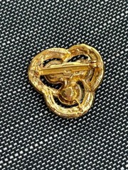 Gold tone brooch with large rhinestones – Vintage Pin
