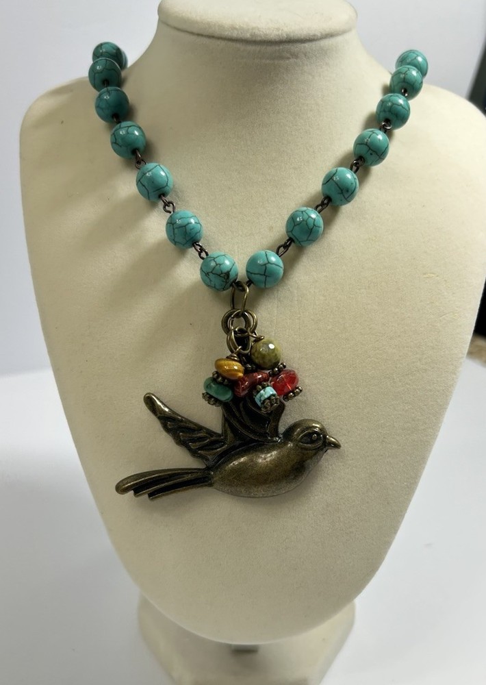 Vintage Southwestern Style Faux Turquoise Beaded Necklace 26in Bird Pendant