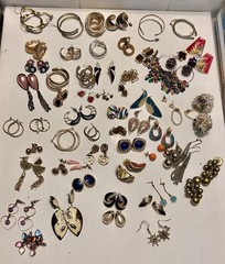 3lb + Gold Tone Vintage Costume Jewelry Lot All Wearable 126 Pieces