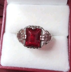 UNCAS Vintage Sterling Silver Ring w/Red Ruby Colored Stone Size 9.75