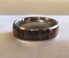 Mens Titanium & Wood Grain Design Ring Lightweight Sz 14.5