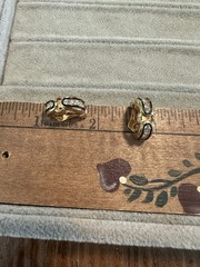 Vtg Signed Swan Swarovski Cuff Huggy Gold Tone Rhinestone Clip On Earrings