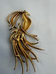 Vintage Avon Brooch 1969 Bird Of Paradise Peacock Gold 3″ Rhinestone Eye