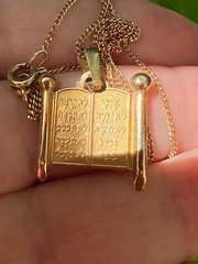 UNIQUE VINTAGE 14K TORAH 10 COMMANDMENTS MOSES PENDANT NECKLACE MADE IN ISRAEL