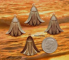 #0213 ANTIQUED GOLD EGYPTIAN LOTUS W/TOP HANG RING – 6 Pc Lot