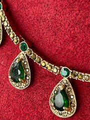 Vintage MONET Gold Tone Choker Necklace Tear drop Green Gemstone Emerald-Like