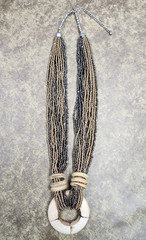 VTG 80’s Multi-Strand Bronze Gunmetal Silver Beaded Horn Ring Pendant Necklace