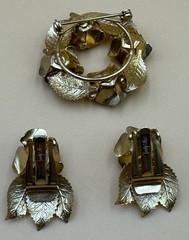 Vtg Judy Lee Gold Rose Leaf Wreath Brooch Clip Earrings Set