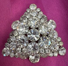 Dazzling Huge Juliana, D & E Sparkly Clear Rhinestones Brooch