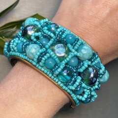 Vintage Cuff Bracelet M-L Brass Estate Jewelry Turquoise Microbead Art Glass