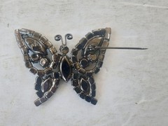 Vintage Forest Green Butterfly Brooch Navette Rhinestones Pin 2″ Unsigned Weiss?