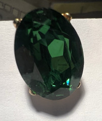 Stunning Vintage Trifari Green Glass Clip Earrings, Perfect!