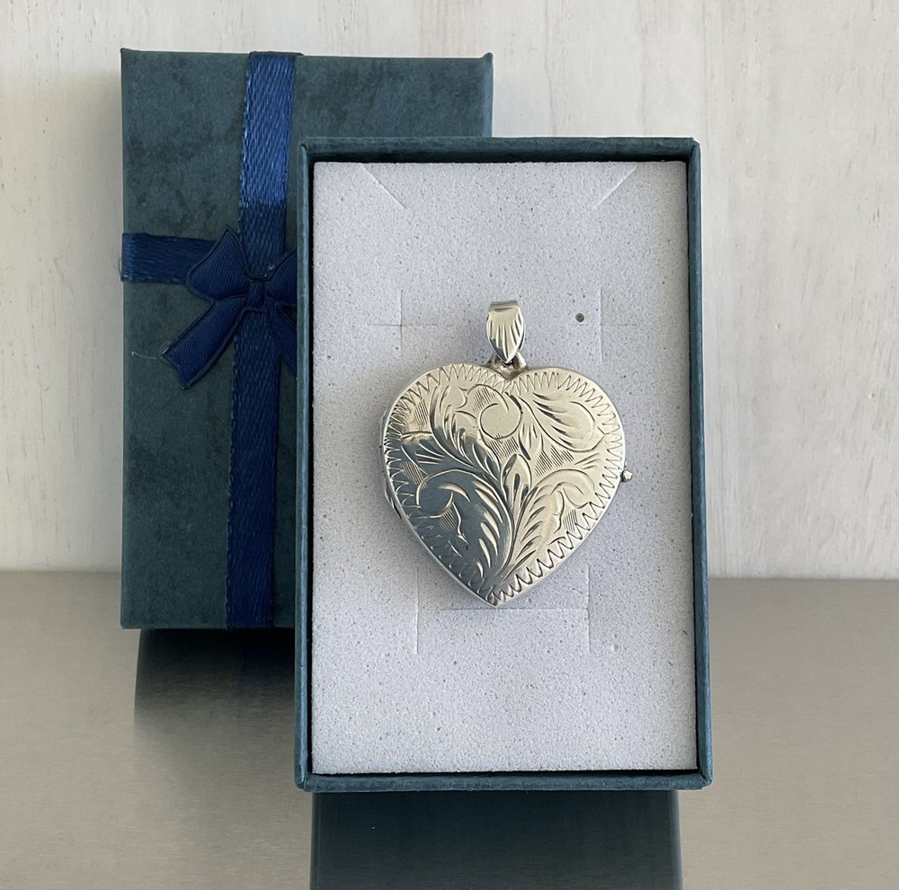 Vintage Unbranded Sterling Silver Etched Heart Locket Pendant *No Chain*
