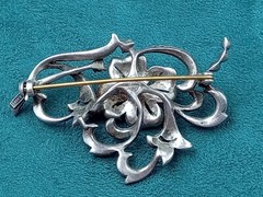 Silver Jewelry Pin w Marcasite & Chrysoprase Gemstone Setting: 2.25″ x 1.4″, 11g