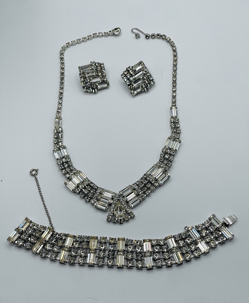 Vintage Unsigned Rhodium Plated Art Deco Inspired Clear Crystal Full Parure Set