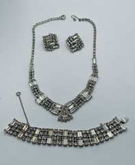 Vintage Unsigned Rhodium Plated Art Deco Inspired Clear Crystal Full Parure Set