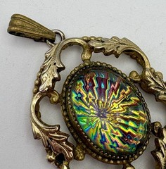 Vintage Gold Tone Oval Watermelon Rivoli Pendant Unmarked