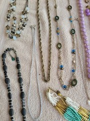 #B VINTAGE LOT OF 28 pcs. OF MIXED JEWLERY NECKLACES EARRINGS. FROM LOCAL ESTATE