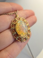Vintage Oval Opalite(?) & Gold Tone Filigree Pendant Necklace Unsigned