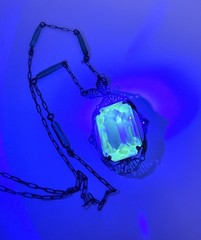 Large Art Deco UG Uranium Glass Rhodium Plated Filigree Necklace Vintage Jewelry